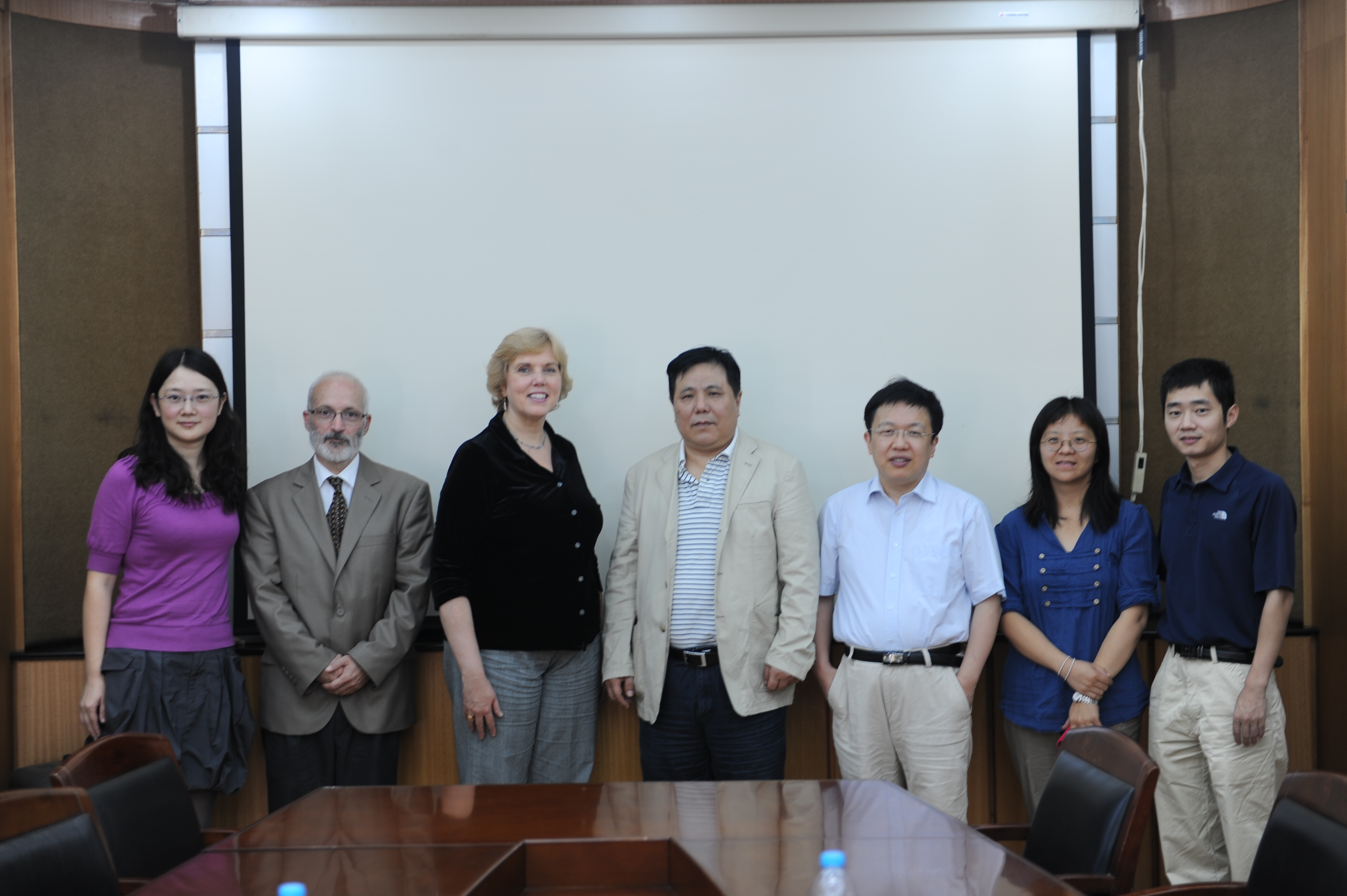 美国著名跨文化传播学家德波拉•蔡访问公司并做学术演讲