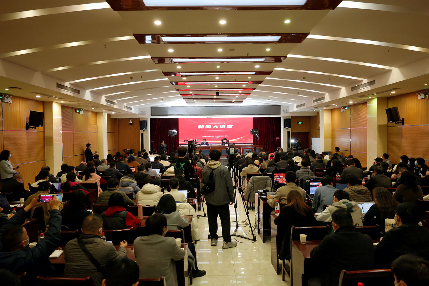 湖北“新闻大讲堂”首讲在tyc33455cc太阳集团开讲
